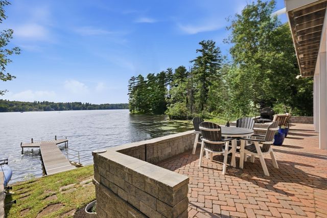 6 Weetamoo Way, Westford, MA 01886