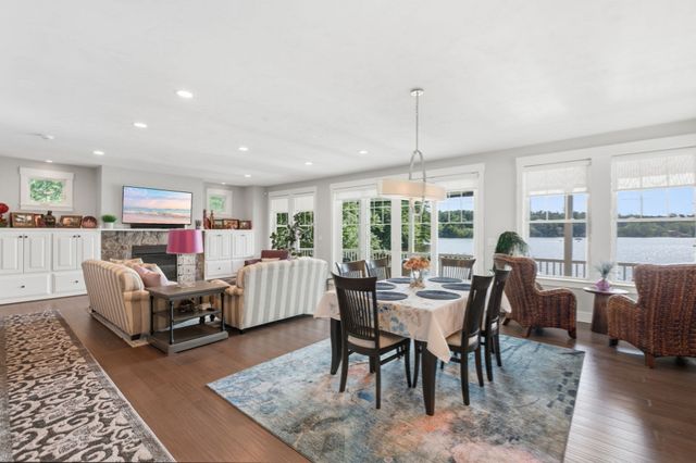 6 Weetamoo Way, Westford, MA 01886