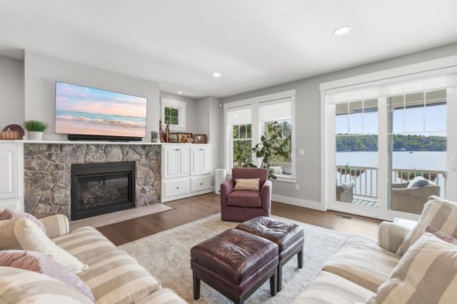 6 Weetamoo Way, Westford, MA 01886