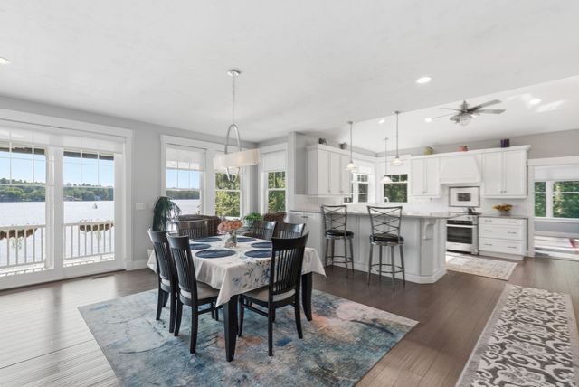 6 Weetamoo Way, Westford, MA 01886