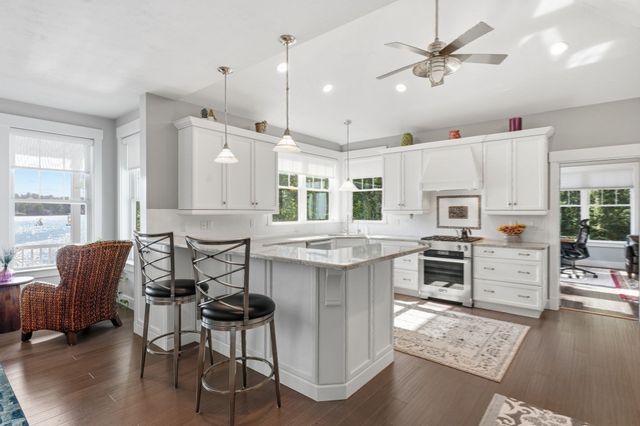 6 Weetamoo Way, Westford, MA 01886
