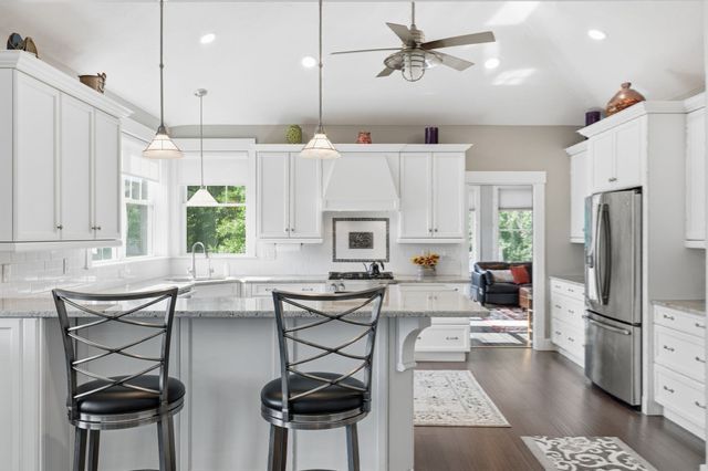 6 Weetamoo Way, Westford, MA 01886