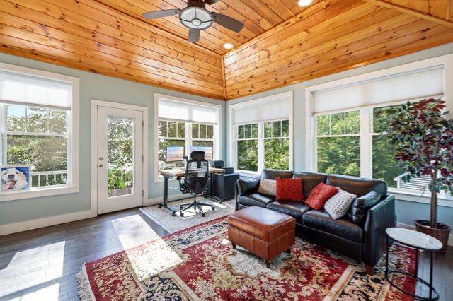 6 Weetamoo Way, Westford, MA 01886