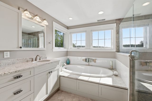 6 Weetamoo Way, Westford, MA 01886