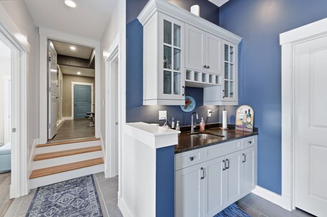 6 Weetamoo Way, Westford, MA 01886