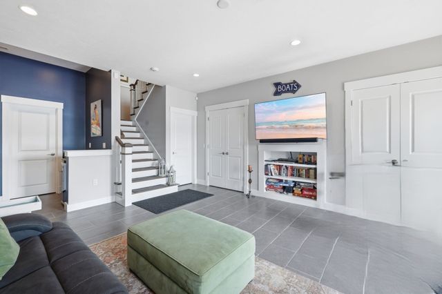 6 Weetamoo Way, Westford, MA 01886