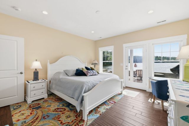 6 Weetamoo Way, Westford, MA 01886