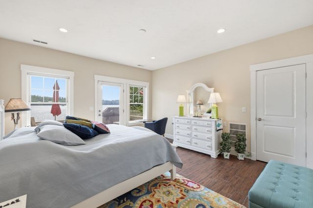 6 Weetamoo Way, Westford, MA 01886
