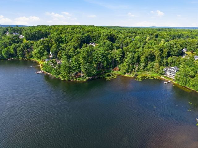 6 Weetamoo Way, Westford, MA 01886