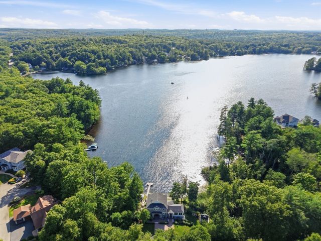 6 Weetamoo Way, Westford, MA 01886