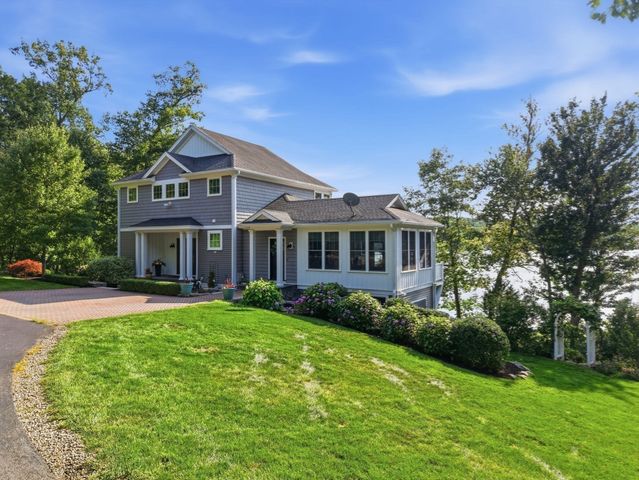 6 Weetamoo Way, Westford, MA 01886