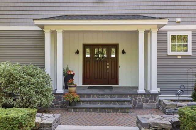 6 Weetamoo Way, Westford, MA 01886