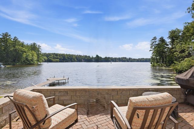 6 Weetamoo Way, Westford, MA 01886