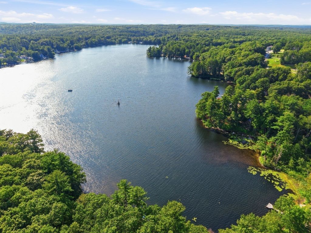6 Weetamoo Way, Westford, MA 01886