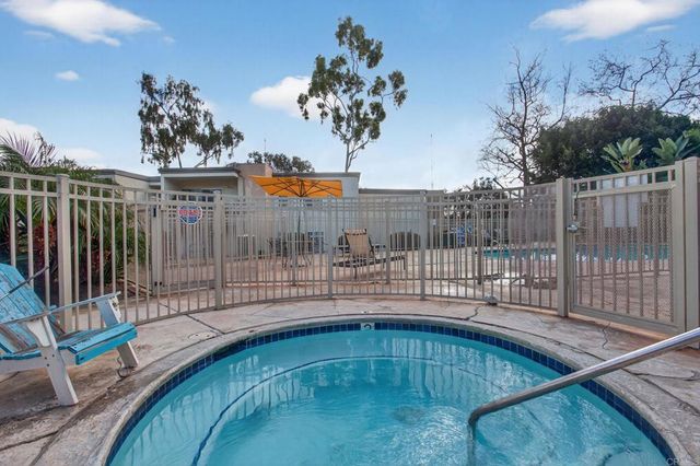 432 Edgehill Lane 73, Oceanside, CA 92054