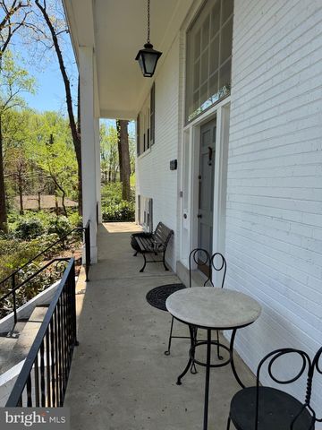 3722 ACOSTA RD, Fairfax, VA 22031