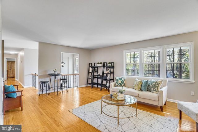 3722 ACOSTA RD, Fairfax, VA 22031