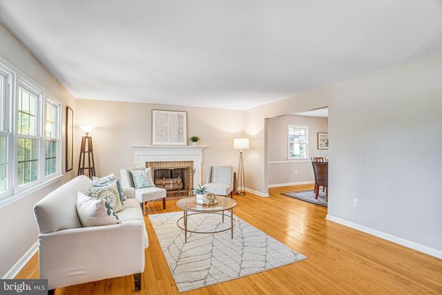 3722 ACOSTA RD, Fairfax, VA 22031