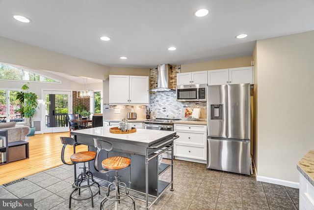 3722 ACOSTA RD, Fairfax, VA 22031