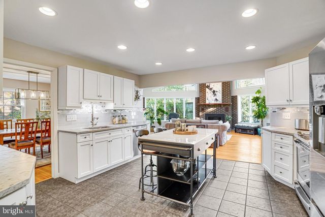 3722 ACOSTA RD, Fairfax, VA 22031