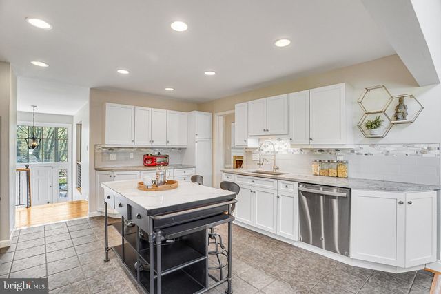3722 ACOSTA RD, Fairfax, VA 22031