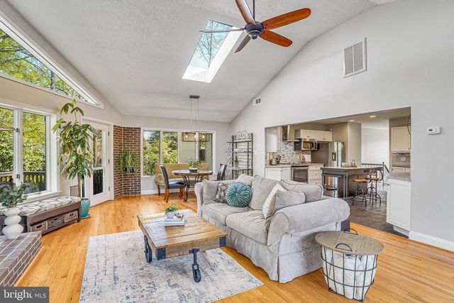 3722 ACOSTA RD, Fairfax, VA 22031