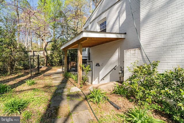3722 ACOSTA RD, Fairfax, VA 22031