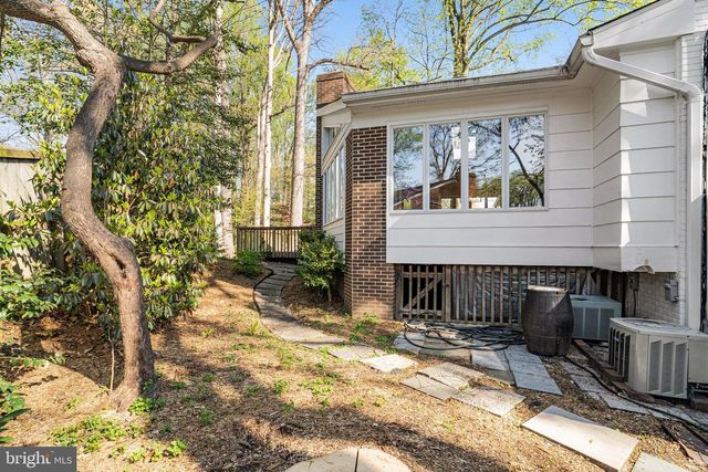 3722 ACOSTA RD, Fairfax, VA 22031