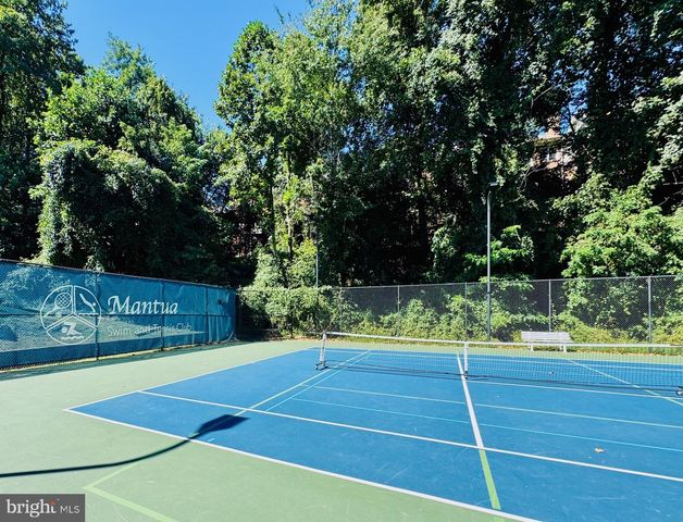 3722 ACOSTA RD, Fairfax, VA 22031