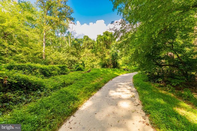 3722 ACOSTA RD, Fairfax, VA 22031