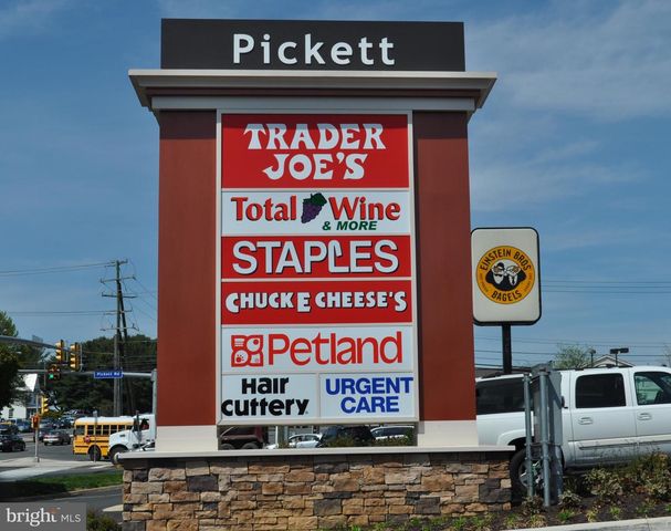 3722 ACOSTA RD, Fairfax, VA 22031