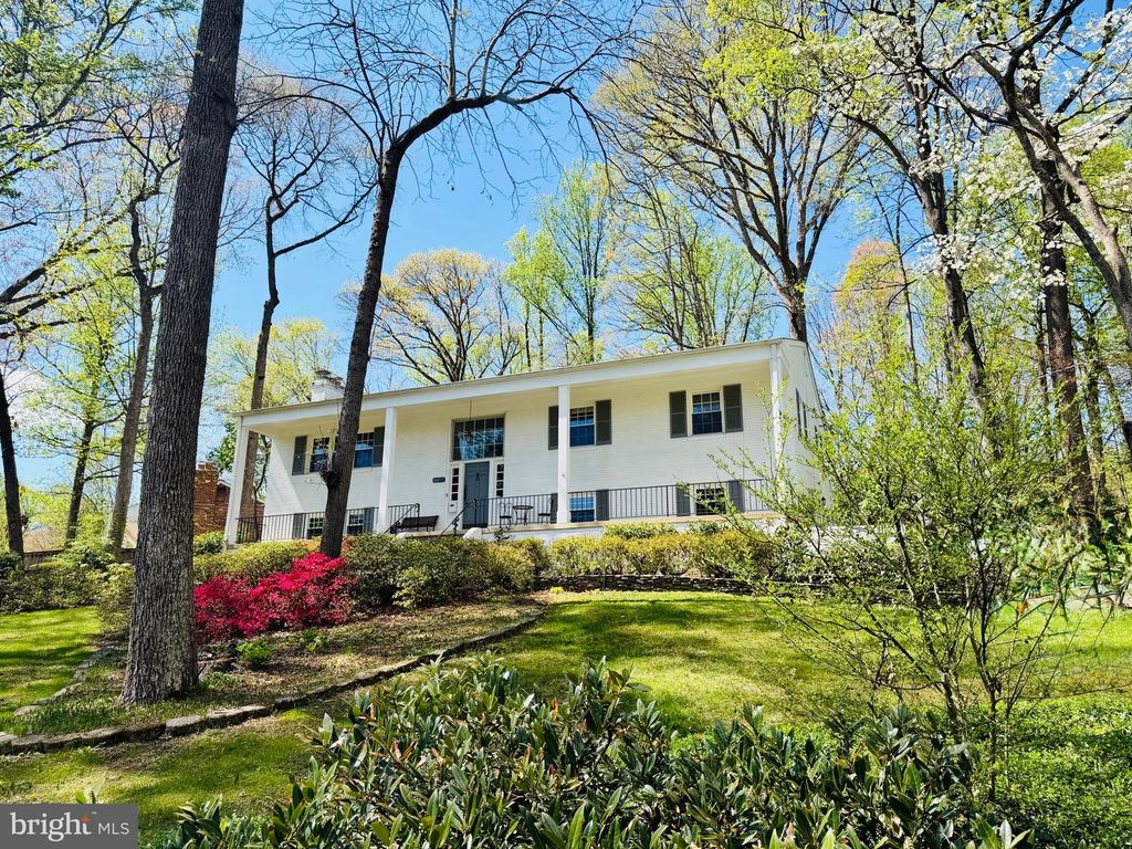 3722 ACOSTA RD, Fairfax, VA 22031