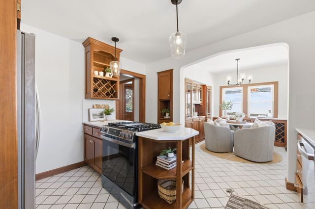 195 N Dellrose Ave, Wichita, KS 67208