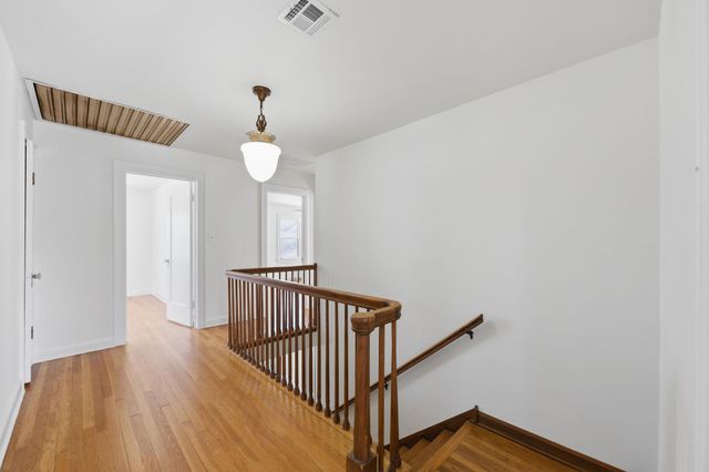 195 N Dellrose Ave, Wichita, KS 67208