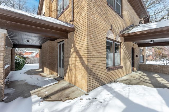 195 N Dellrose Ave, Wichita, KS 67208