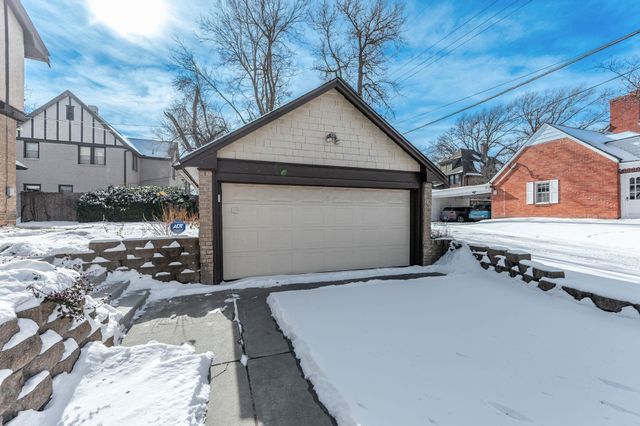 195 N Dellrose Ave, Wichita, KS 67208