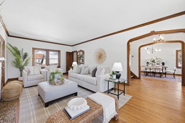 195 N Dellrose Ave, Wichita, KS 67208