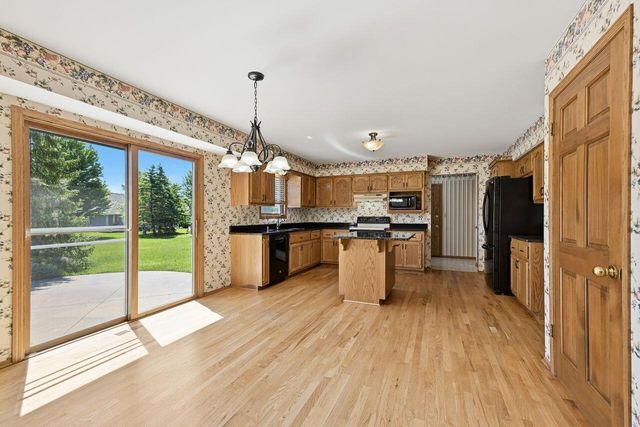 5630 S Timber Ridge DRIVE, New Berlin, WI 53151
