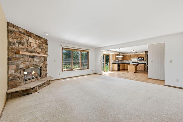 5630 S Timber Ridge DRIVE, New Berlin, WI 53151