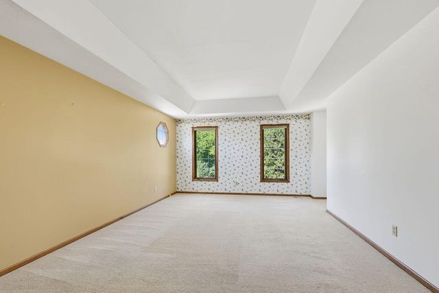 5630 S Timber Ridge DRIVE, New Berlin, WI 53151