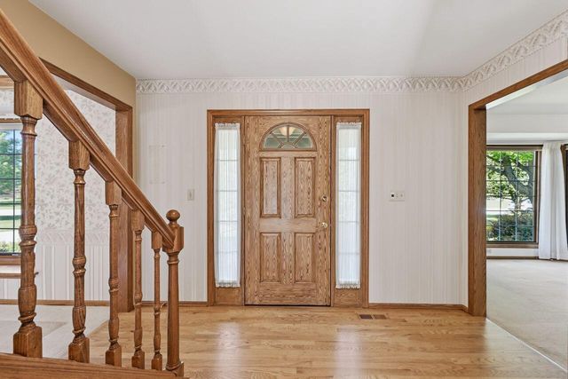 5630 S Timber Ridge DRIVE, New Berlin, WI 53151
