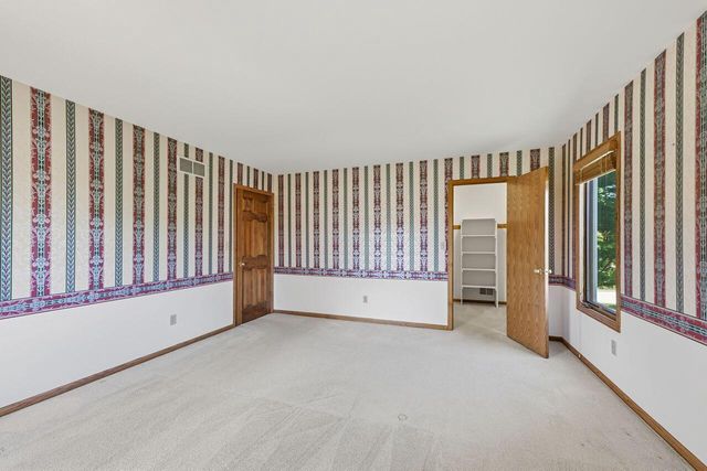 5630 S Timber Ridge DRIVE, New Berlin, WI 53151