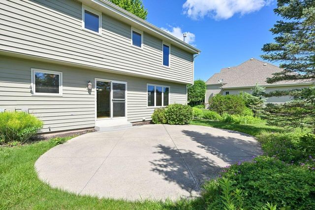 5630 S Timber Ridge DRIVE, New Berlin, WI 53151
