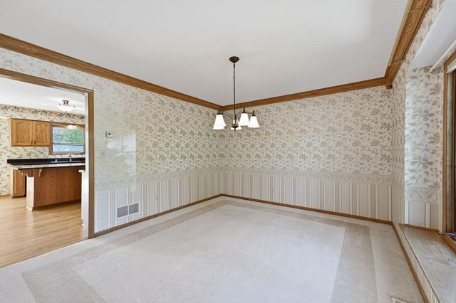 5630 S Timber Ridge DRIVE, New Berlin, WI 53151