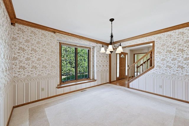 5630 S Timber Ridge DRIVE, New Berlin, WI 53151