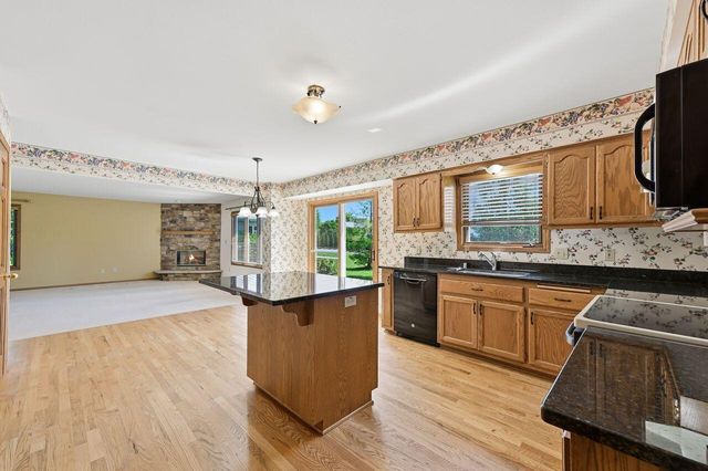 5630 S Timber Ridge DRIVE, New Berlin, WI 53151