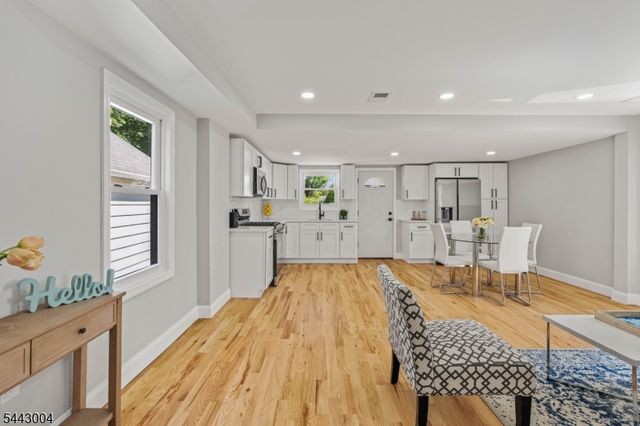 91 S Main St, Milltown Boro, NJ 08850