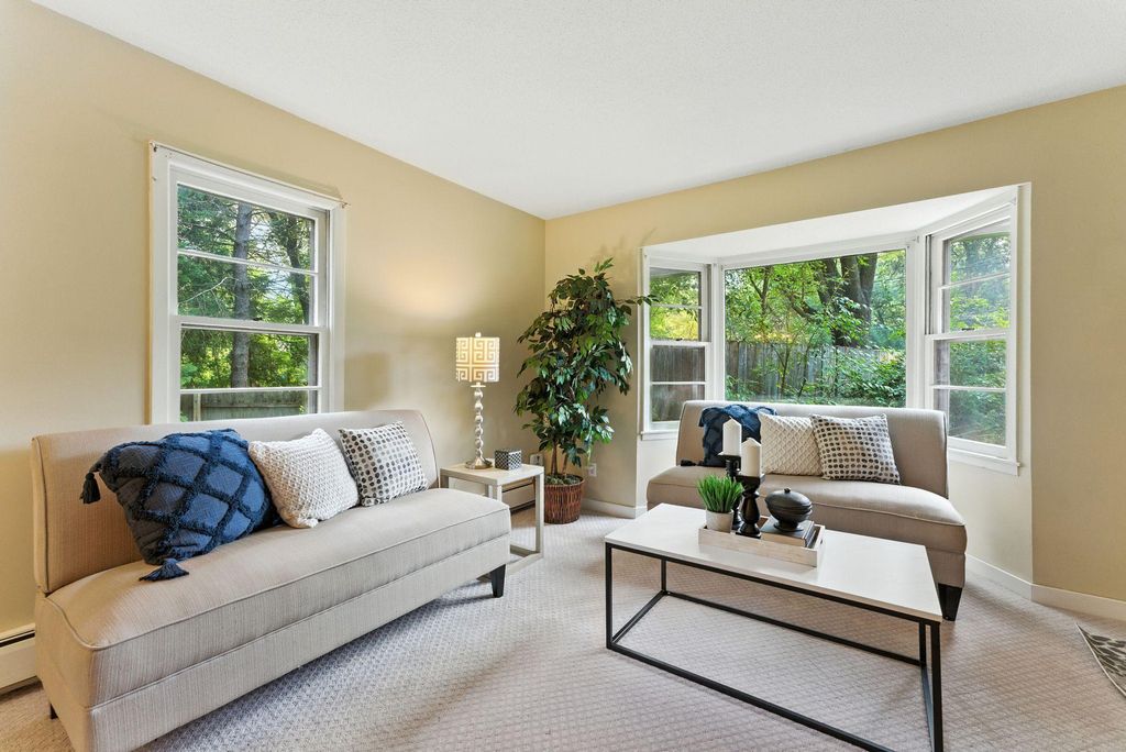 15404 Robinwood Drive, Minnetonka, MN 55345