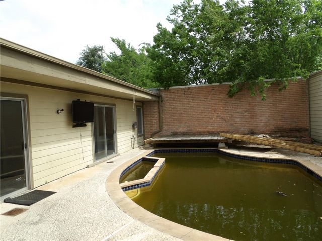 10758 Boardwalk Street, Houston, TX 77042