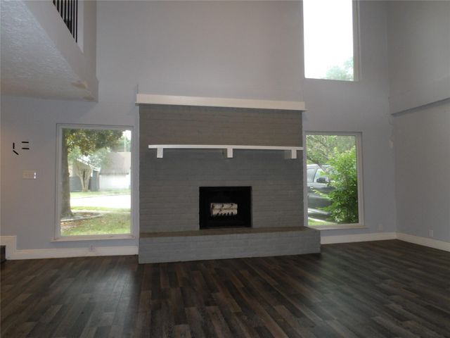 10758 Boardwalk Street, Houston, TX 77042